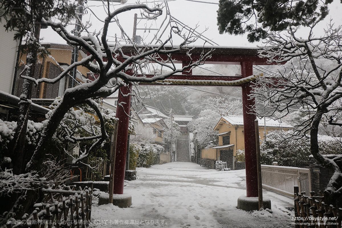雪の日の荏柄天神社