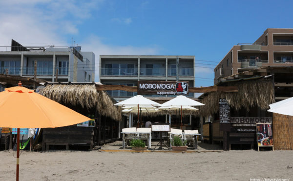 MOBOMOGA（モボモガ）、逗子海水浴場の海の家