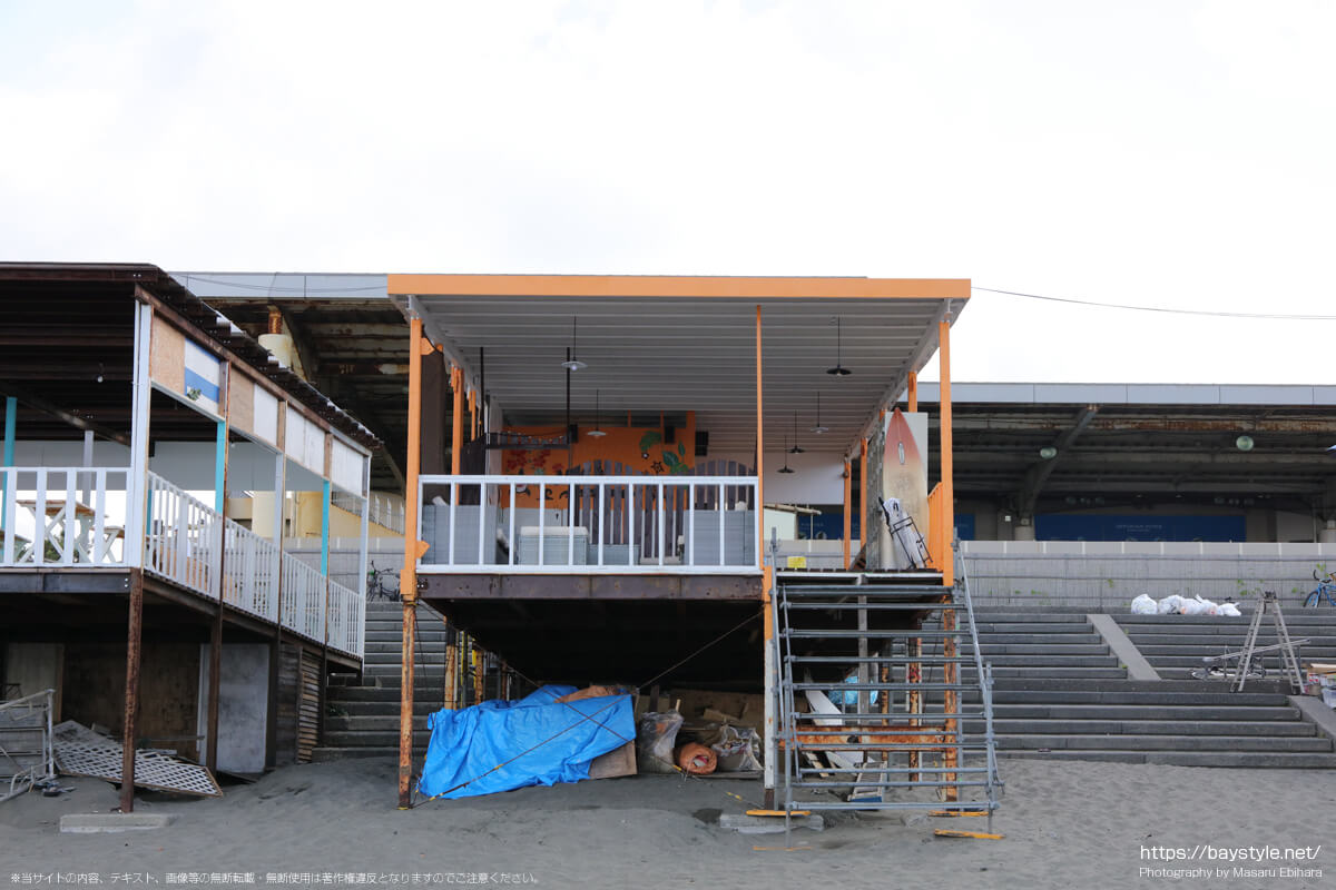 MAUi（片瀬西浜海水浴場の海の家：2021年7月21日撮影）